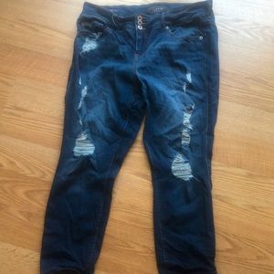 Torrid Distressed cropped Jeggings SZ16